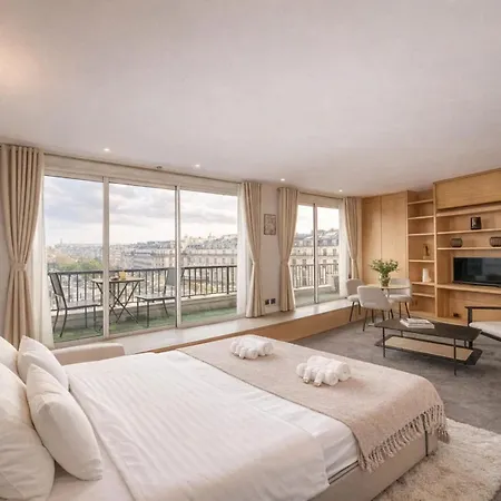Champs Elysees - Prestige With Balcony Ac And View For 3 Apartment