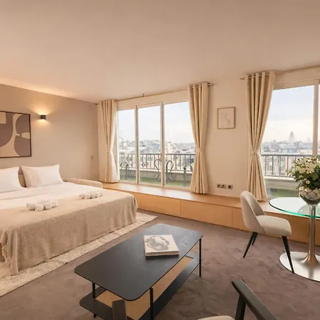 Champs Elysees - Prestige With Balcony Ac And View For 3 Apartment Paris