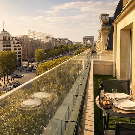 Champs Elysees - Prestige With Balcony Ac And View For 3 Apartment *